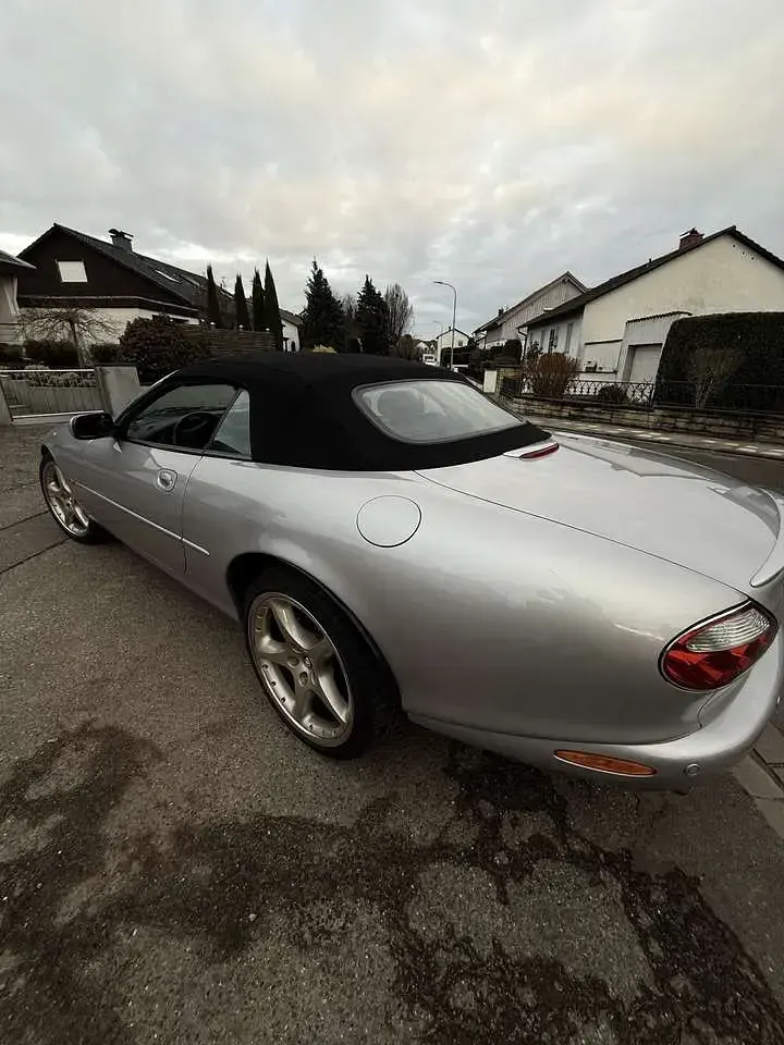 Gebraucht Jaguar XKR 363 PS (266 kW) 2000 Silber Cabrio