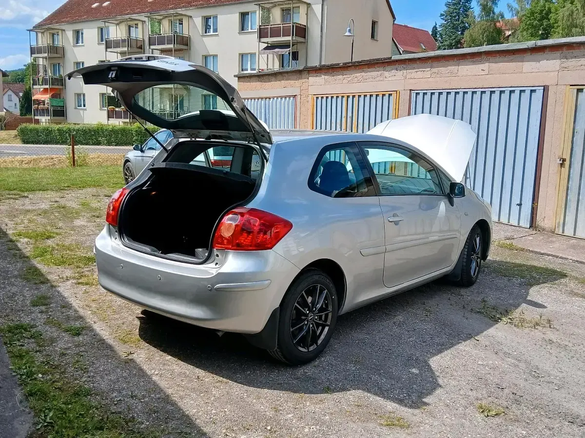 Gebraucht Toyota Auris 2008 Grau Kleinwagen