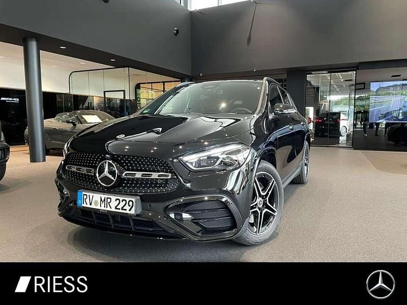 Metalliclack kosmosschwarz Gebraucht 2025 Mercedes GLA250 AMG SUV | 54.400 € (Teuer) - Bild 1/4