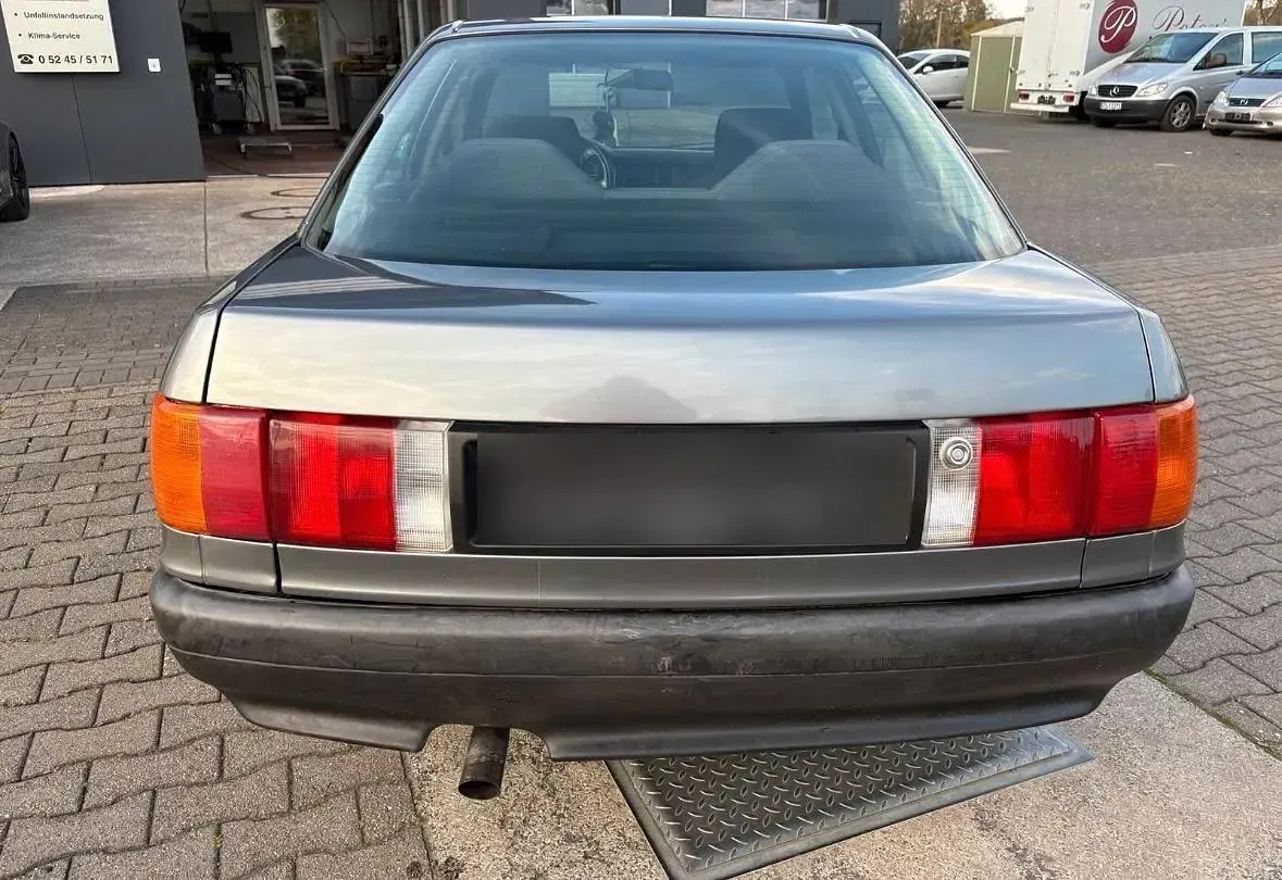 Gebraucht Audi 80 90 PS (66 kW) 1989 Grau Limousine