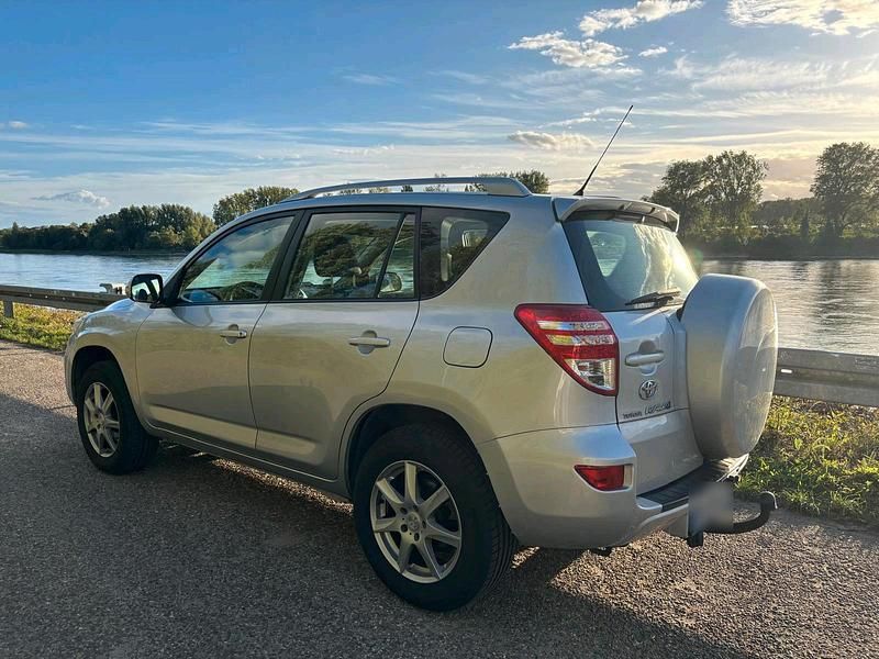 Gebraucht Toyota RAV4 150 PS (110 kW) 2010 Silber SUV