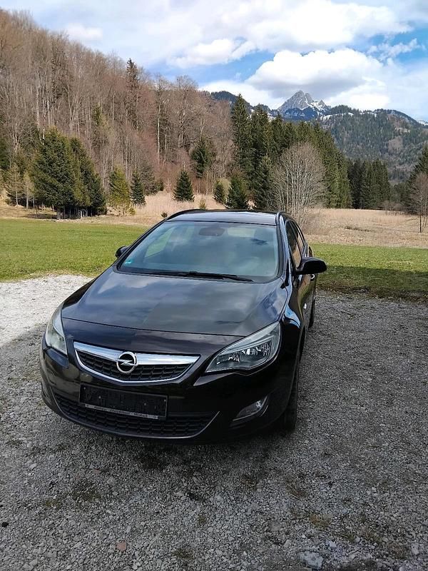 Gebraucht Opel Astra S 110 PS (80 kW) 2012 Braun Kombi