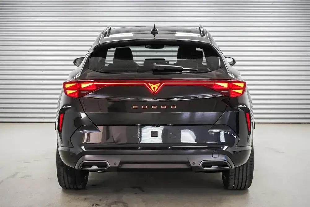 Neu Cupra Formentor 150 PS (110 kW) 2026 Midnight black metallic (0e) SUV