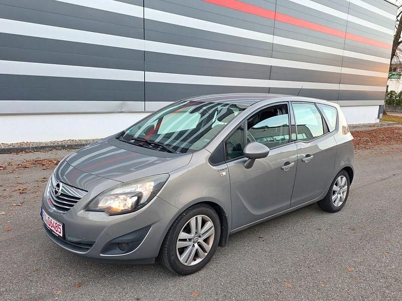 Braun Gebraucht 2010 Opel Meriva Innovation Van / Kleinbus | 2.500 € (Guter Preis) - Bild 1/4