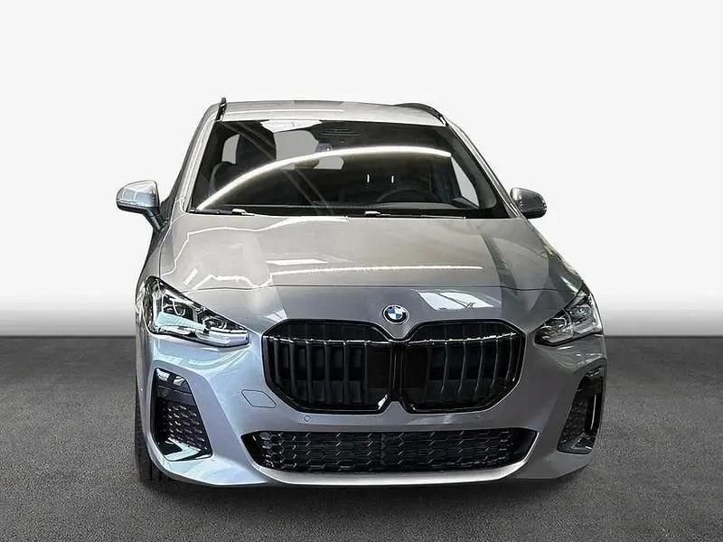 Neu BMW 220 156 PS (114 kW) 2025 Grau Kombi