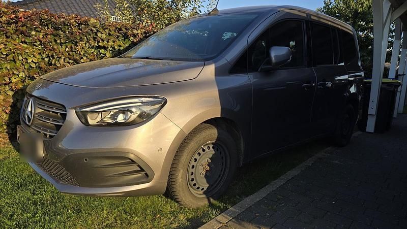 Gebraucht Mercedes 180 2022 Grau Limousine