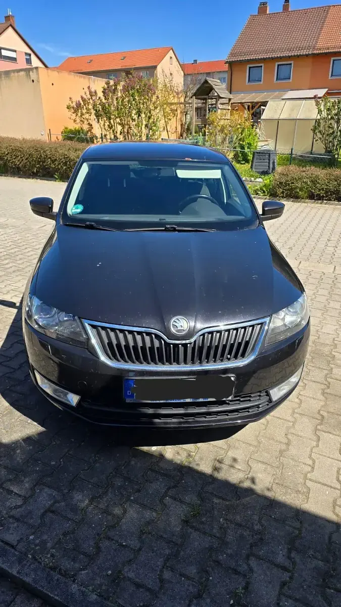 Occasion Skoda Rapid Elegance 90 ch (66 kW) 2014 Noir Citadine