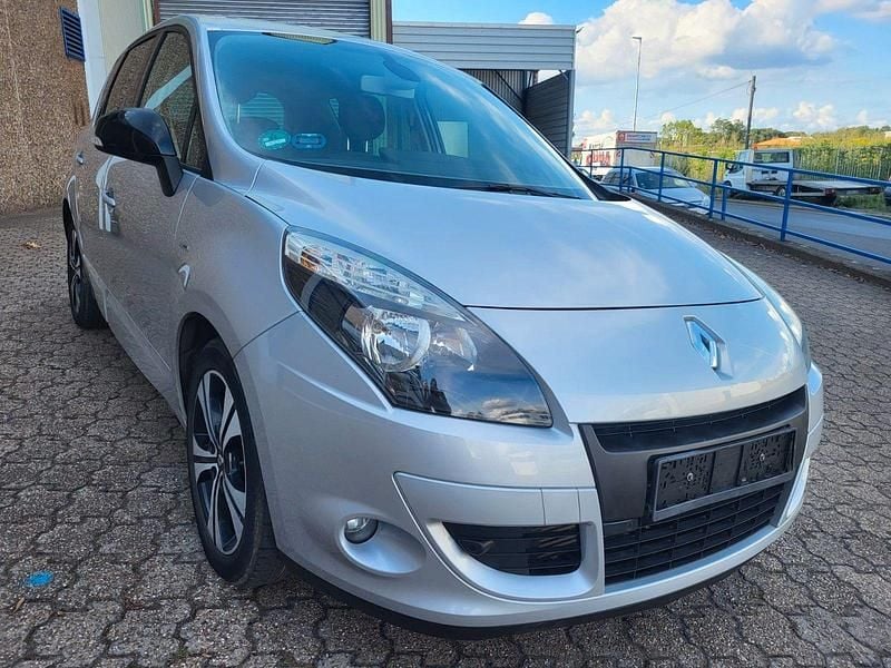 Gebraucht Renault Grand Scénic III Dynamique 131 PS (96 kW) 2011 Silber Van / Kleinbus