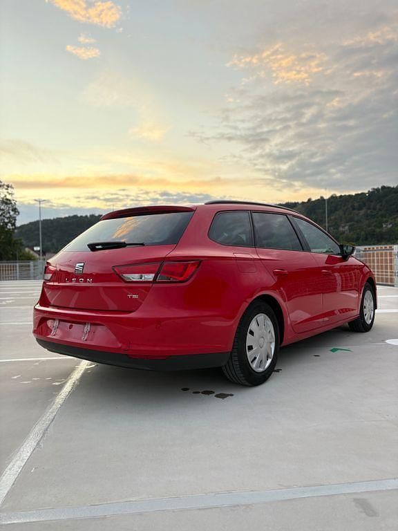 Rot Gebraucht 2015 Seat Leon ST Kombi | 7.200 € (Guter Preis) - Bild 1/4