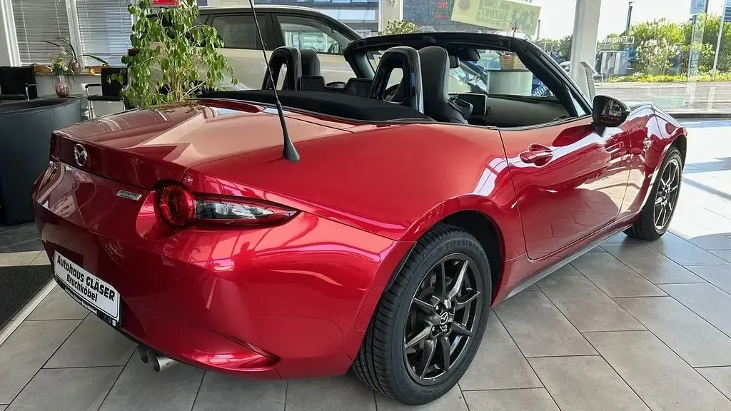 Używany Mazda MX5 Exclusive-Line 131 KM (96 kW) 2017 Czerwony Kabriolet