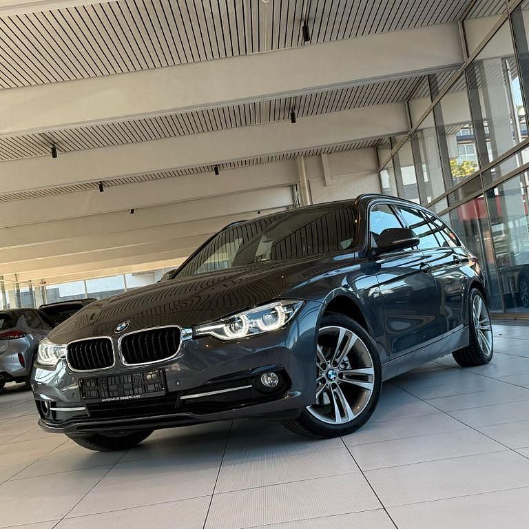Grau Gebraucht 2017 BMW 320 Sport Line Kombi | 13.991 € (Guter Preis) - Bild 1/4