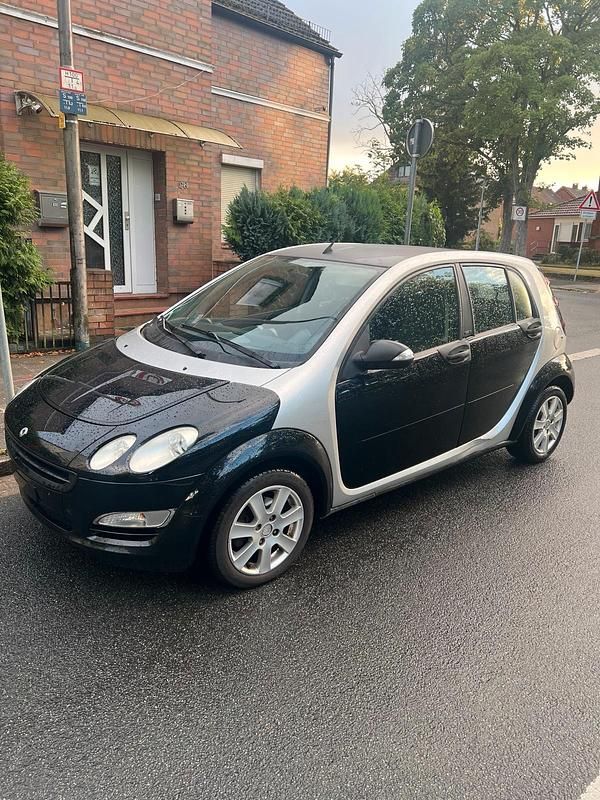 Schwarz Gebraucht 2006 Smart ForFour Limousine | 2.100 € (Fairer Preis) - Bild 1/4