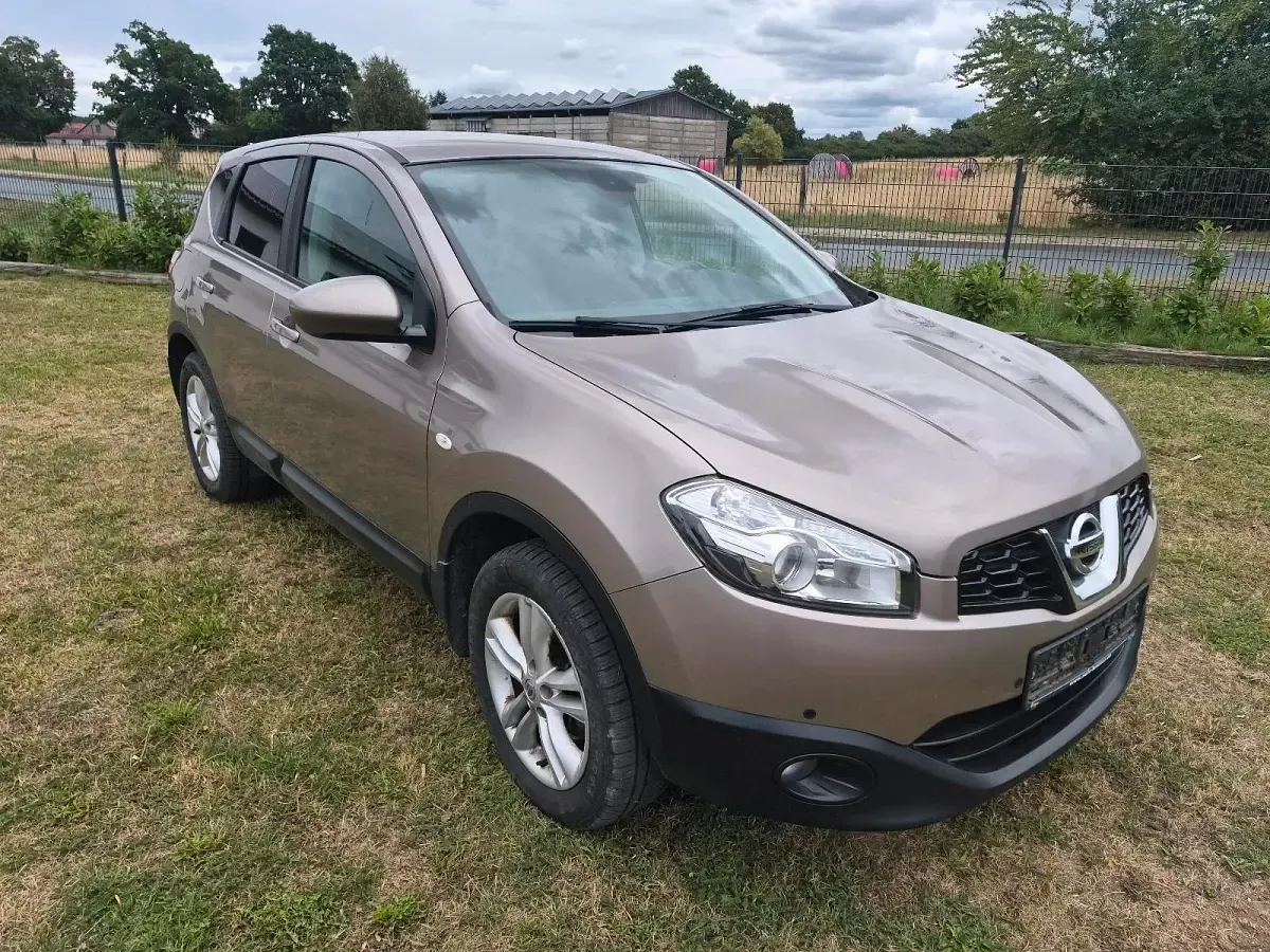 Gebraucht Nissan Qashqai 150 PS (110 kW) 2010 Gold SUV