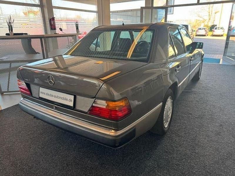 Gebraucht Mercedes E300 179 PS (131 kW) 1991 Braun Limousine