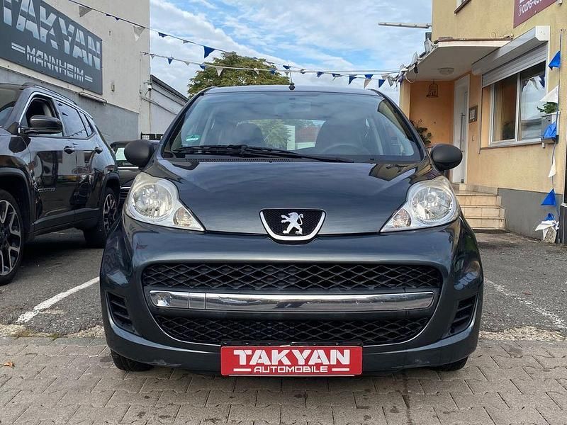 Gebraucht Peugeot 107 Filou 68 PS (50 kW) 2011 Grau Kleinwagen