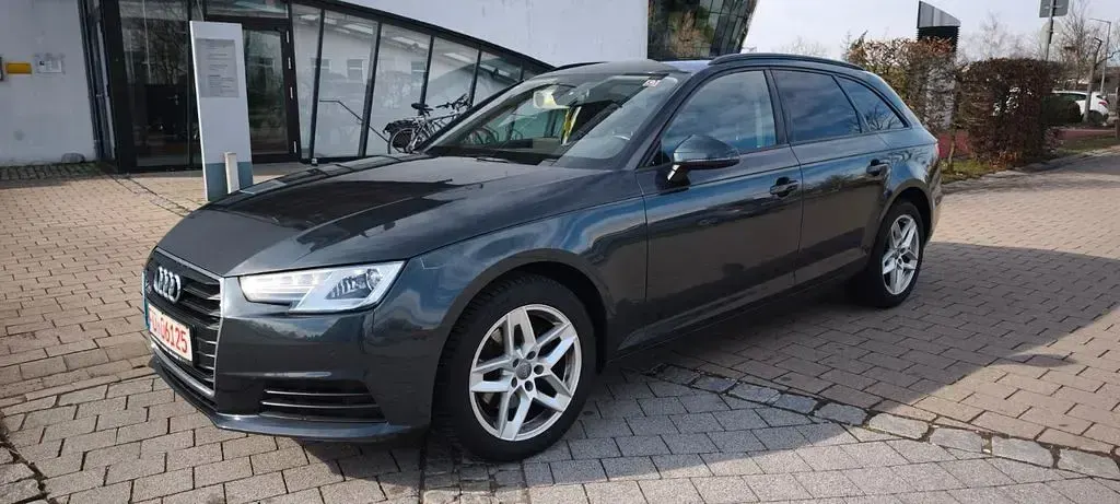 Gebraucht Audi A4 Sport 150 PS (110 kW) 2016 Grau Kombi