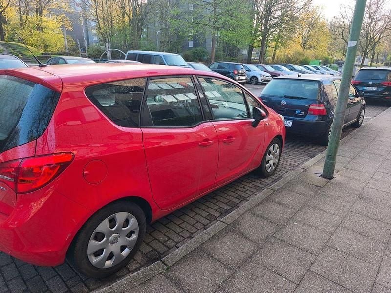 Gebraucht Opel Meriva Edition 110 PS (80 kW) 2014 Rot Van / Kleinbus