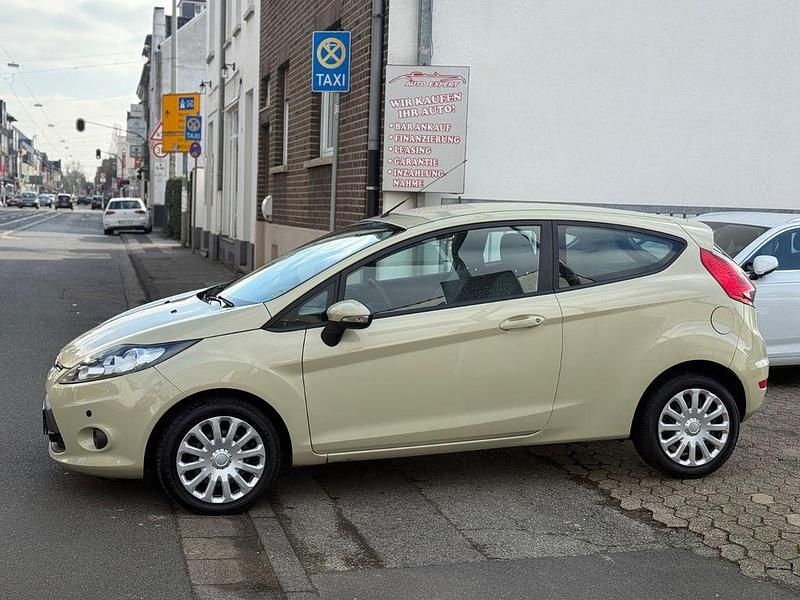 Gebraucht Ford Fiesta 82 PS (60 kW) 2009 Beige Kleinwagen