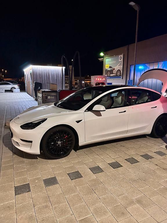 Gebraucht Tesla Model 3 377 kW (513 PS) 2022 Weiß Limousine