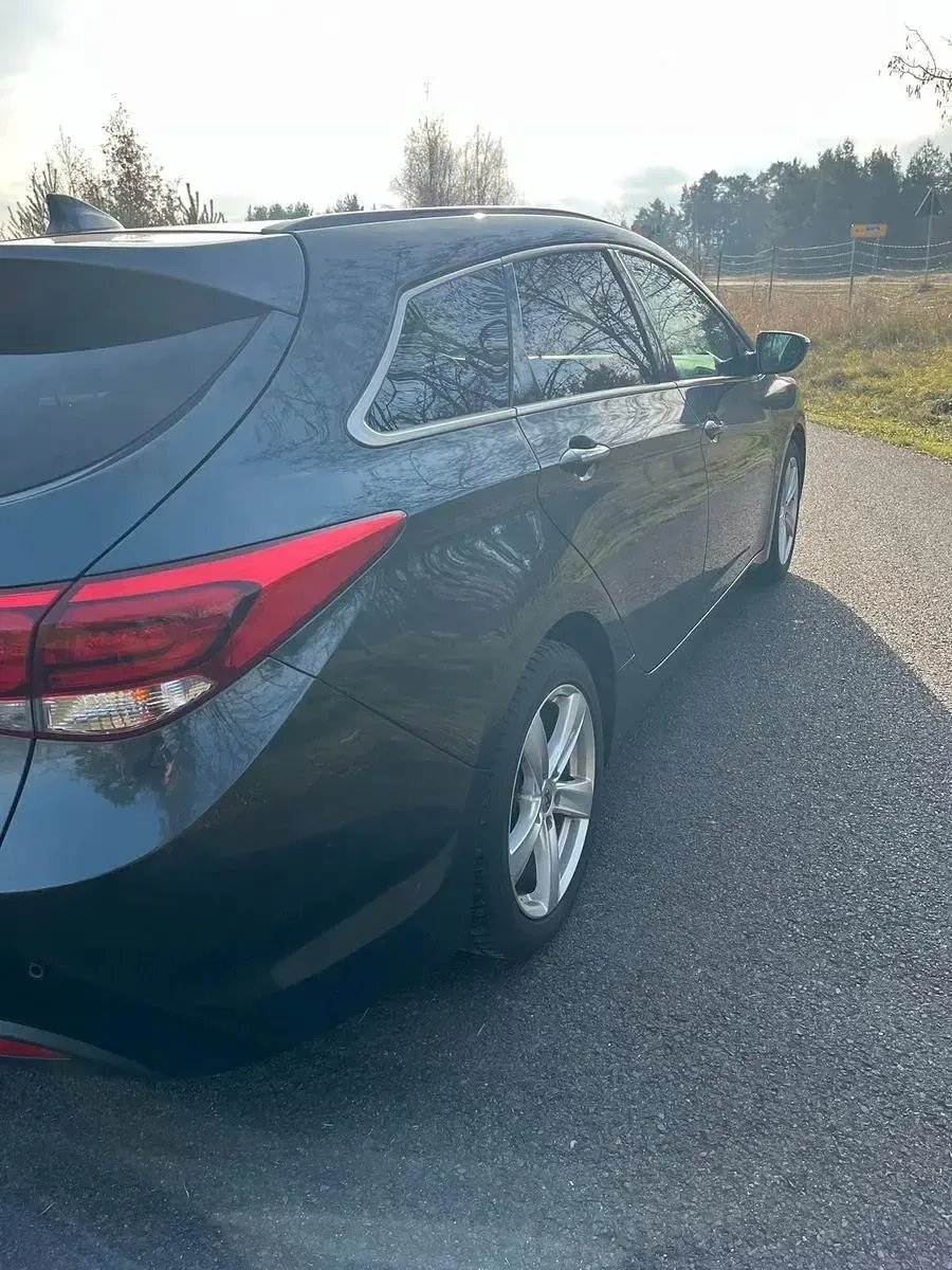 Gebraucht Hyundai i40 Premium 141 PS (103 kW) 2015 Blau Limousine