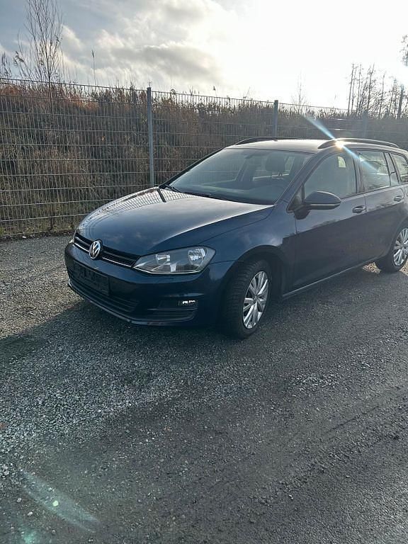 Blau Gebraucht 2014 VW Golf VII Trendline Kombi | 6.950 € (Etwas zu teuer) - Bild 1/4