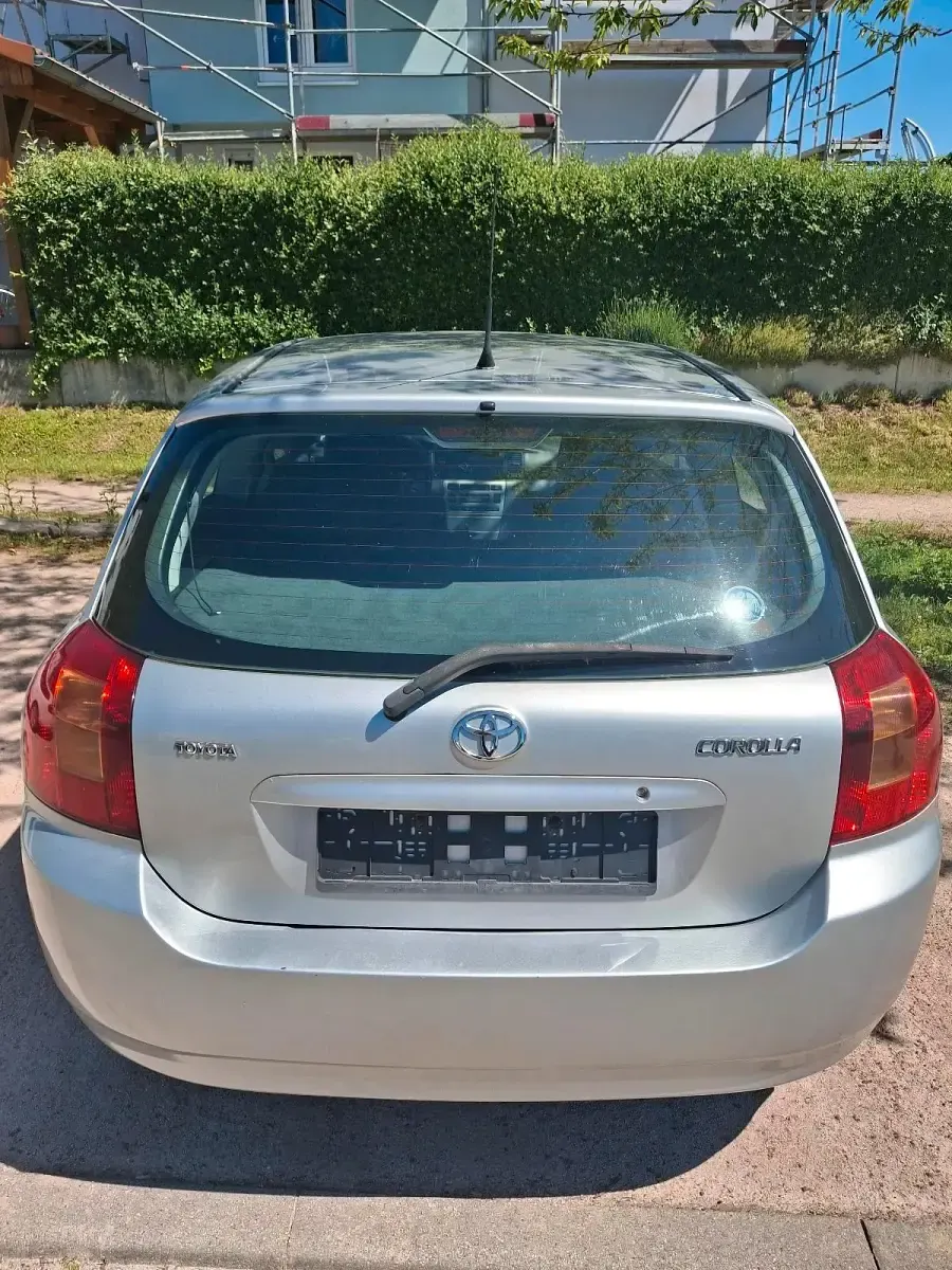 Gebraucht Toyota Corolla 110 PS (80 kW) 2004 Silber Kleinwagen