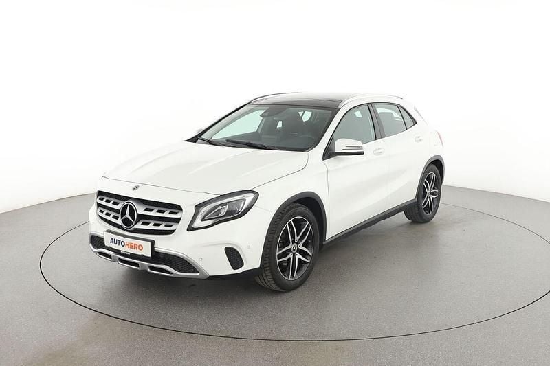 Weiß Gebraucht 2019 Mercedes GLA180 Urban SUV | 18.440 € (Fairer Preis) - Bild 1/3