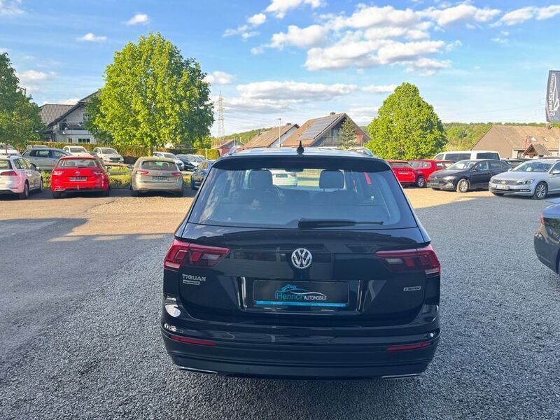 Gebraucht VW Tiguan Allspace Comfortline 200 PS (147 kW) 2021 Schwarz SUV