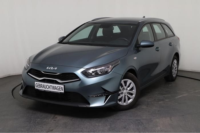 Grau, yuka steel Gebraucht 2025 Kia Ceed Sportswagon Kombi | 17.579 € (Superpreis) - Bild 1/4