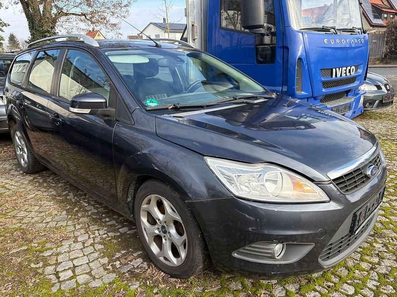 Gebraucht Ford Focus Style 109 PS (80 kW) 2009 Royalgrau met. Kombi