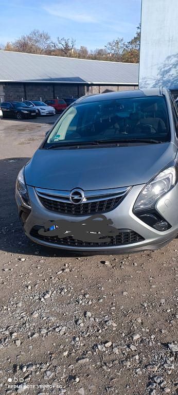 Grau Gebraucht 2014 Opel Zafira Tourer Style Van / Kleinbus | 3.900 € - Bild 1/4