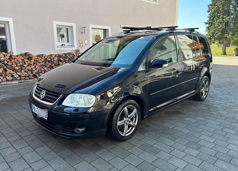 Schwarz Gebraucht 2006 VW Touran Van / Kleinbus | 1.300 € (Guter Preis) - Bild 1/4