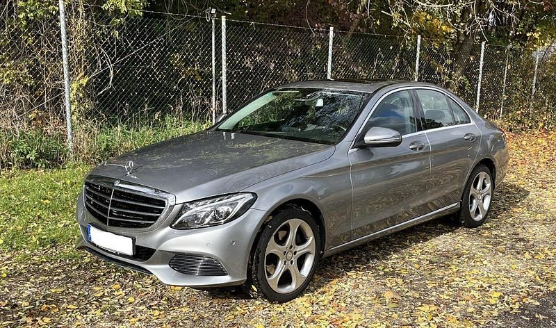 Silber Gebraucht 2016 Mercedes C200 Limousine | 17.300 € (Guter Preis) - Bild 1/4