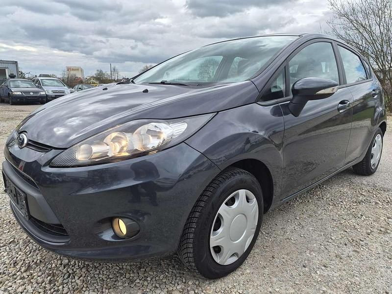 Gebraucht Ford Fiesta Trend 82 PS (60 kW) 2010 Royalgrau met. Kleinwagen