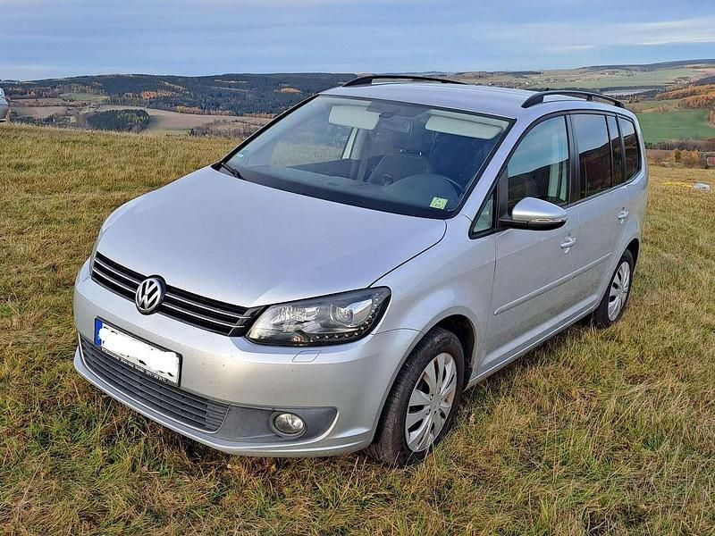 Silber Gebraucht 2013 VW Touran Comfortline Van / Kleinbus | 8.800 € (Guter Preis) - Bild 1/2