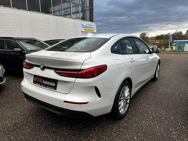 Gebraucht BMW 218 Advantage 136 PS (100 kW) 2022 Weiß Coupé