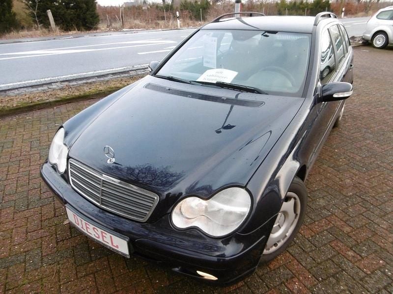 Second-hand Mercedes C200 Classic 122 CP (89 kW) 2004 Albastru Break