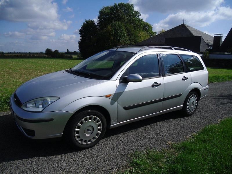 Gebraucht Ford Focus 115 PS (84 kW) 2004 Silber Kombi