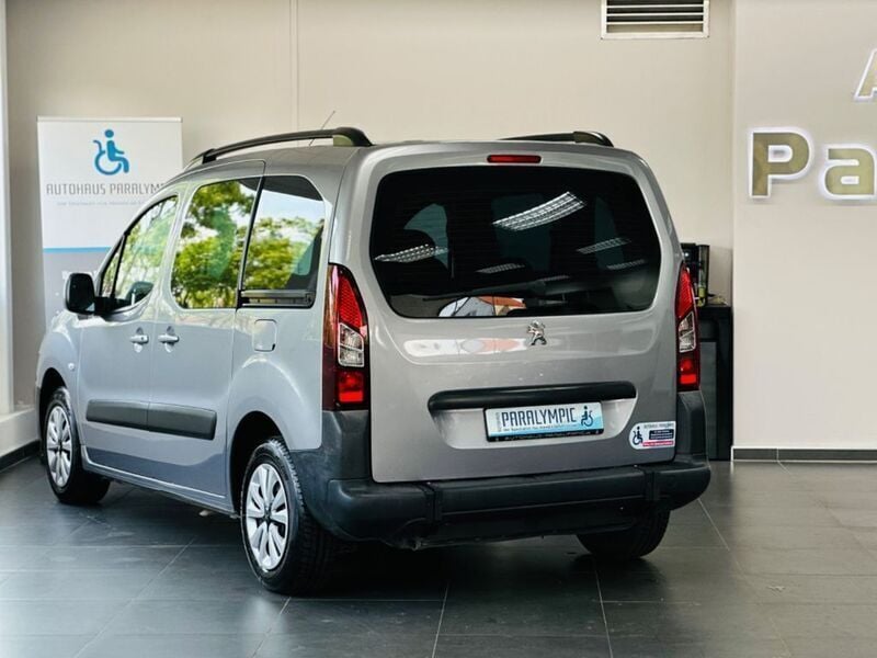 Gebraucht Peugeot Partner Tepee Active 99 PS (72 kW) 2016 Grau Van / Kleinbus