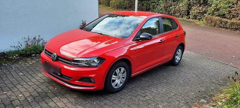 Rot Gebraucht 2021 VW Polo Trendline Limousine | 12.250 € (Guter Preis) - Bild 1/3