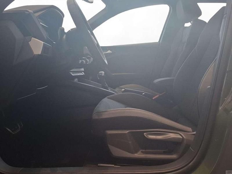 Neu Audi A1 S-Line 207 PS (152 kW) 2025 Distriktgrün metallic Kleinwagen