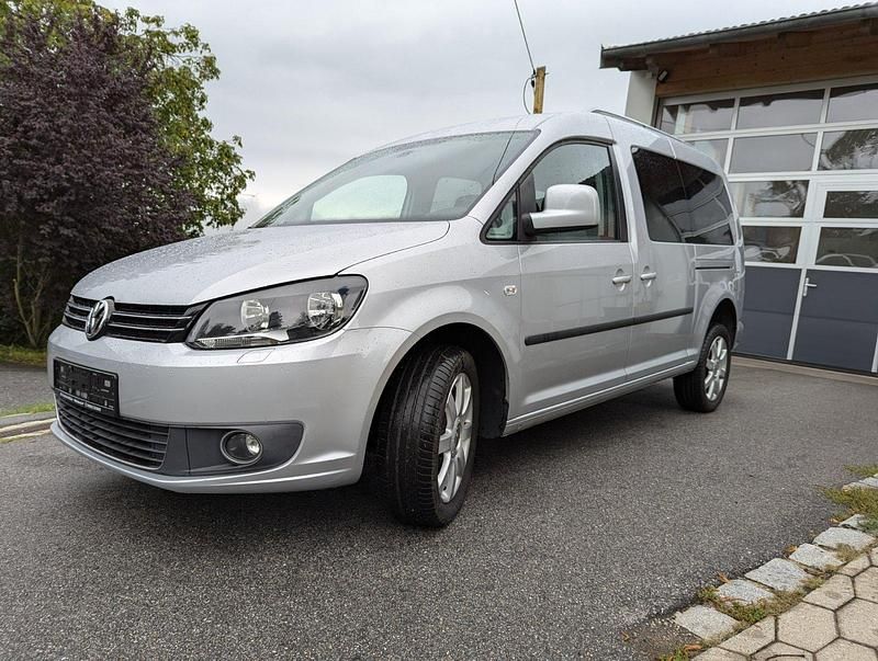 Silber Gebraucht 2012 VW Caddy Maxi Highline Van / Kleinbus | 15.500 € (Fairer Preis) - Bild 1/4