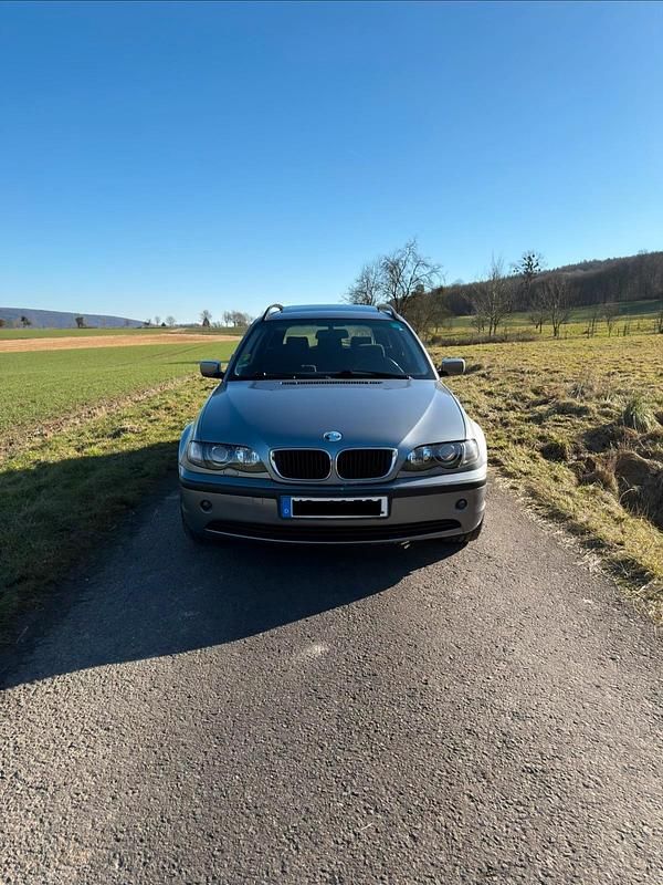 Gebraucht BMW 318 150 PS (110 kW) 2003 Grau Kombi