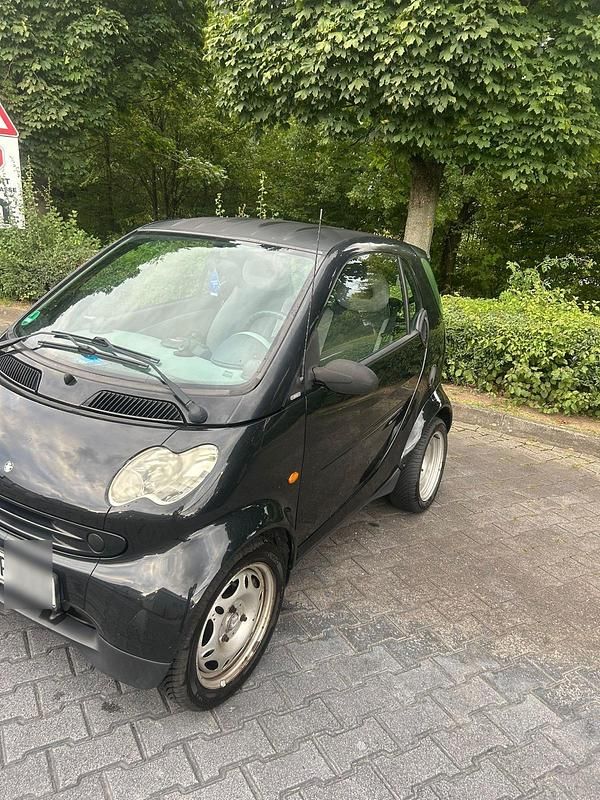 Schwarz Gebraucht 2004 Smart ForTwo Coupé Kleinwagen | 1.700 € (Fairer Preis) - Bild 1/4