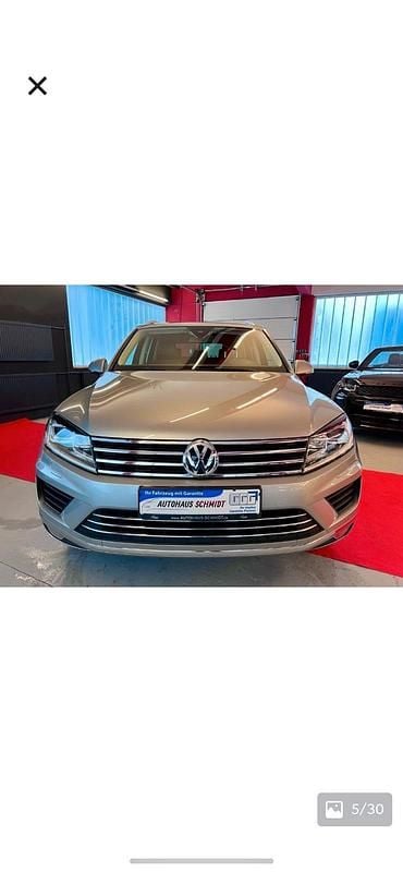 Gebraucht VW Touareg 262 PS (192 kW) 2015 Silber SUV