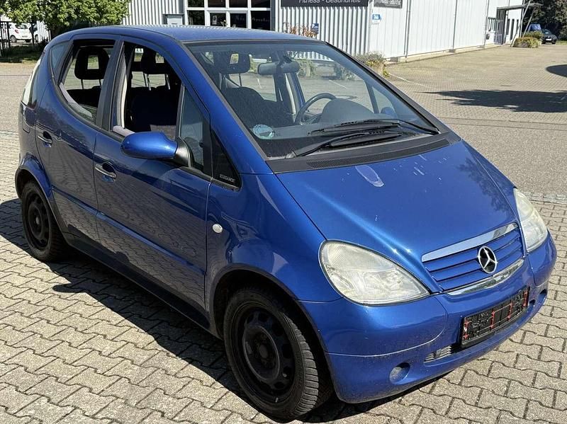 Używany Mercedes A140 Elegance 82 KM (60 kW) 2001 Niebieski Sedan/Limuzyna