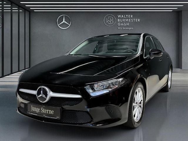 Unilack nachtschwarz Gebraucht 2021 Mercedes A250 Limousine | 23.570 € (Guter Preis) - Bild 1/4