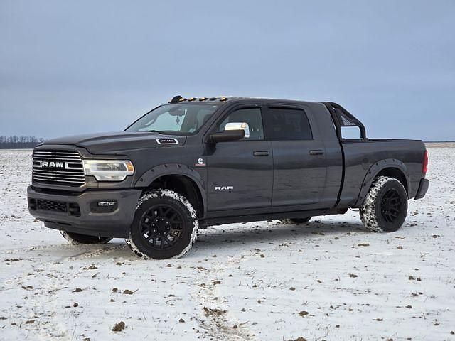 Gebraucht Dodge Ram 370 PS (272 kW) 2022 Grau Pickup