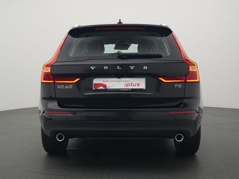 Gebraucht Volvo XC60 Momentum 250 PS (183 kW) 2019 Schwarz SUV