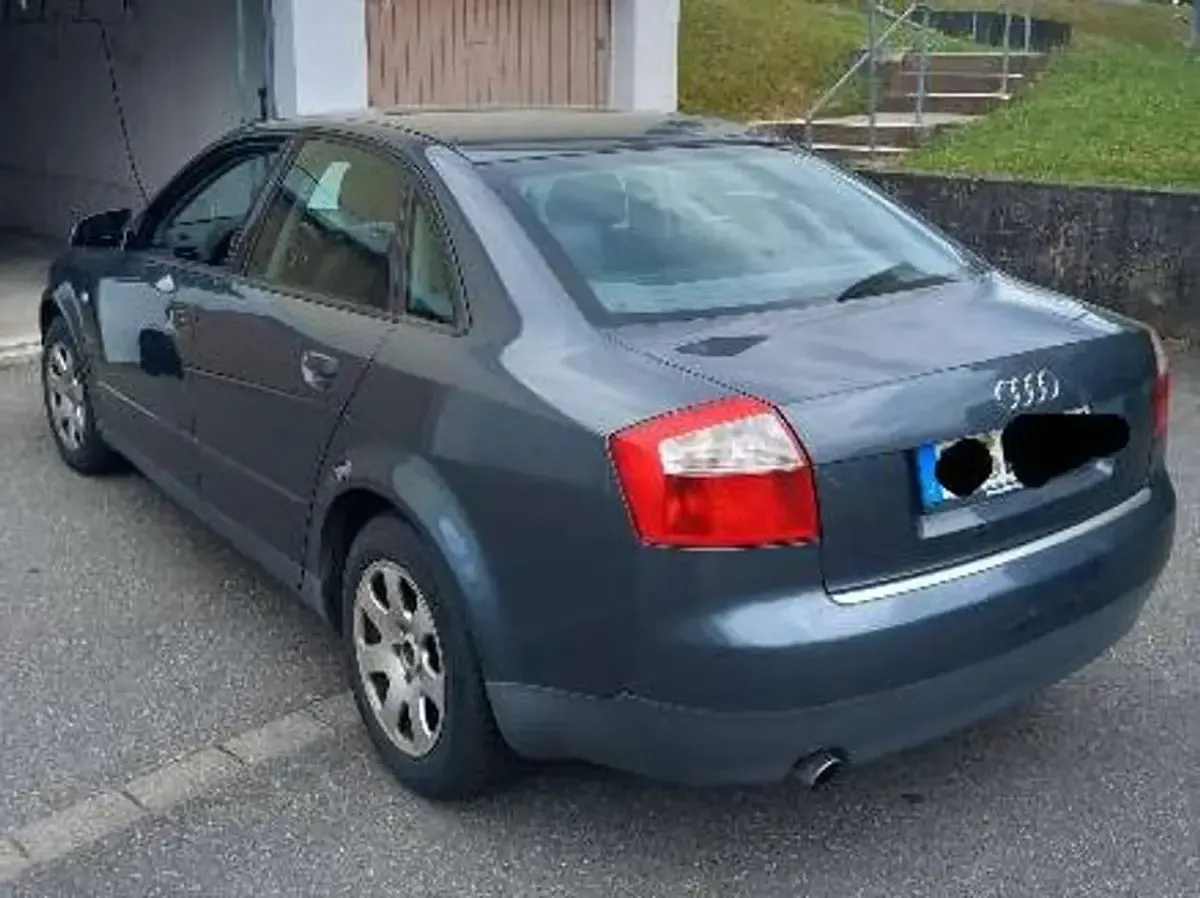 Gebraucht Audi A4 131 PS (96 kW) 2002 Grau Limousine